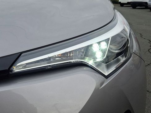 Used 2019 Toyota C-HR LE image 30