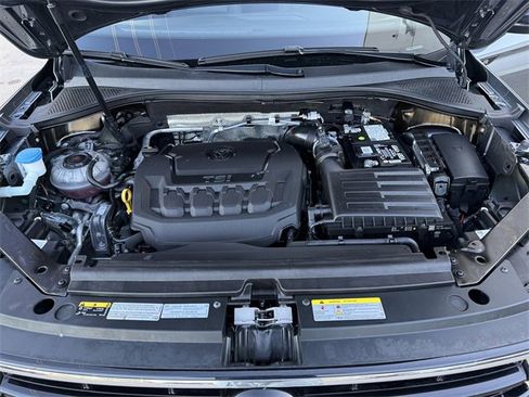 Used 2022 Volkswagen Tiguan SE R-Line image 27