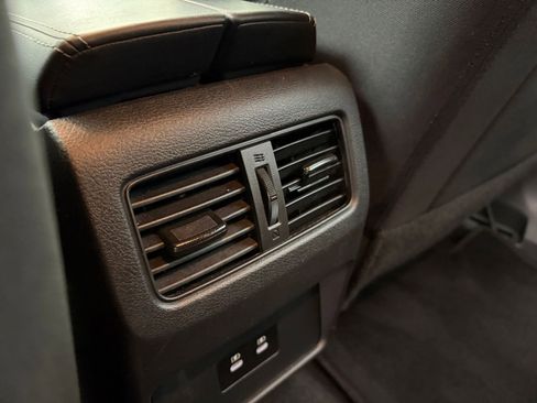 Used 2025 Nissan Rogue SV FWD image 24