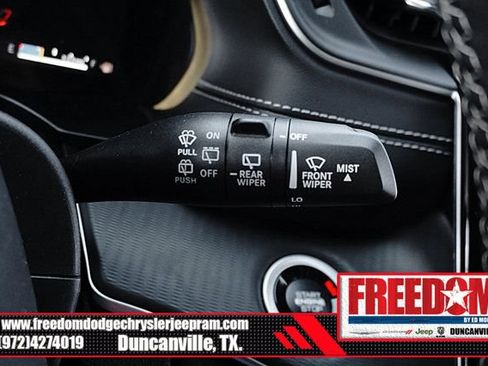 Used 2025 Jeep Grand Cherokee Altitude AWD/4WD image 29