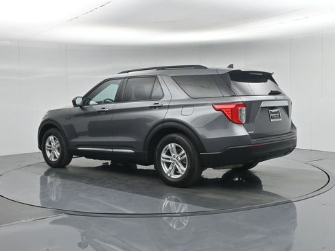 Used 2023 Ford Explorer XLT image 27