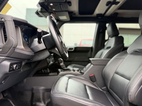 Used 2025 Ford Bronco Badlands AWD/4WD image 17