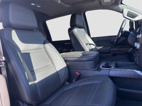 Used 2023 GMC Sierra 3500 Denali w/ Denali Black Diamond Edition image 20