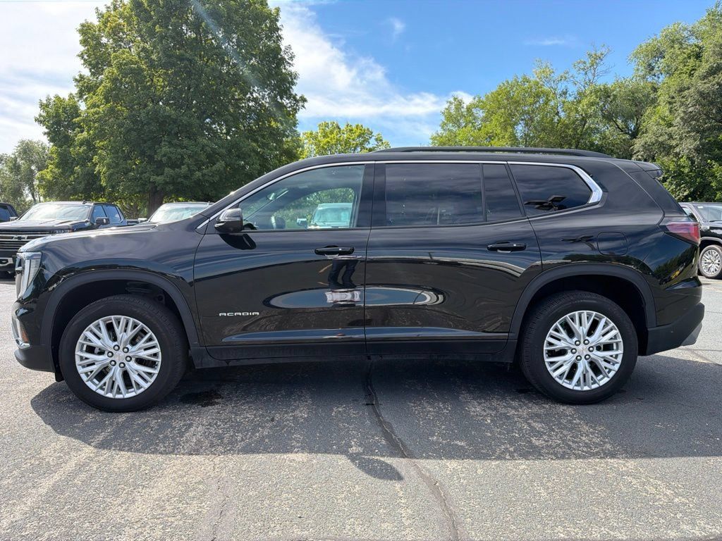 Certified 2026 GMC Acadia Elevation w/ Elevation Premium Package AWD/4WD image 4