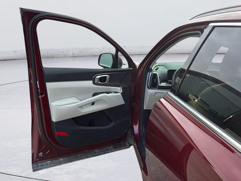 Certified 2025 Kia Sorento S AWD/4WD image 20