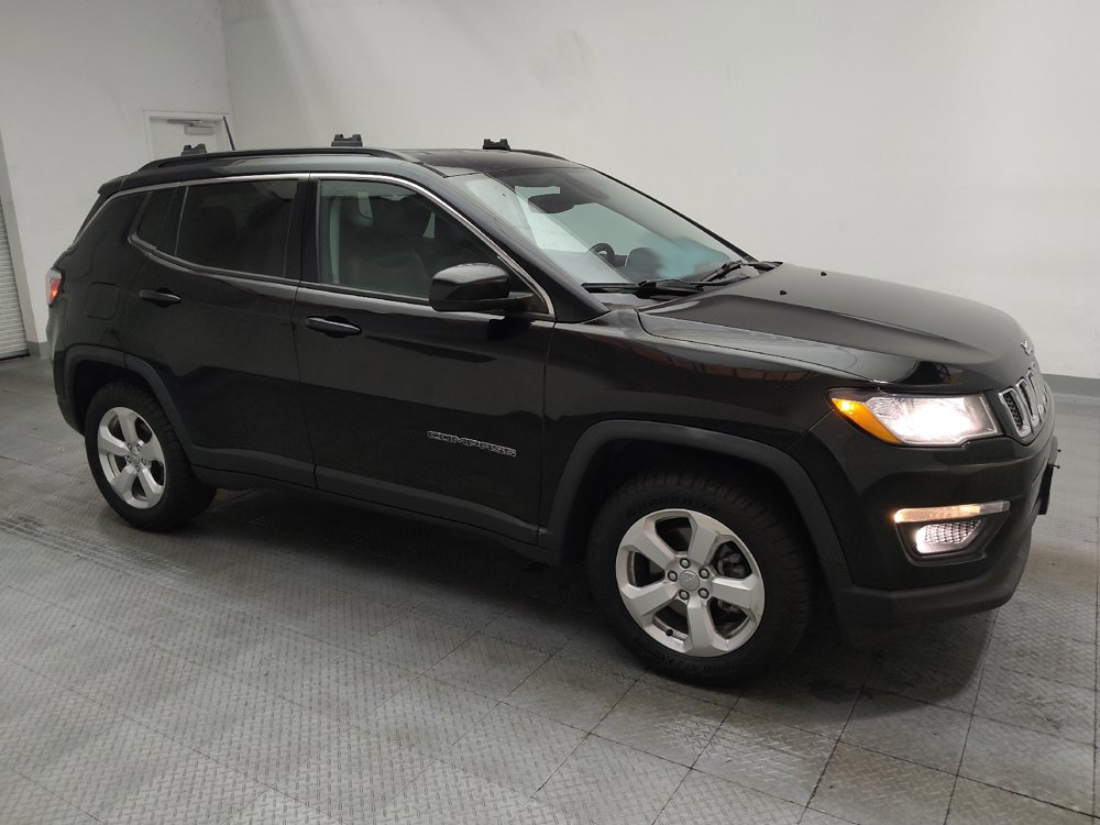 Used 2017 Jeep Compass Latitude w/ Cold Weather Group AWD/4WD image 11