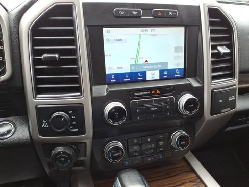 Used 2019 Ford F150 Lariat w/ Equipment Group 502A Luxury AWD/4WD image 20