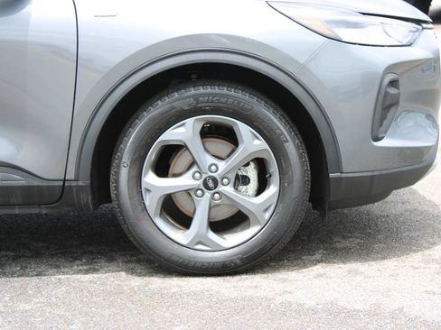 Used 2025 Ford Escape ST-Line FWD image 12