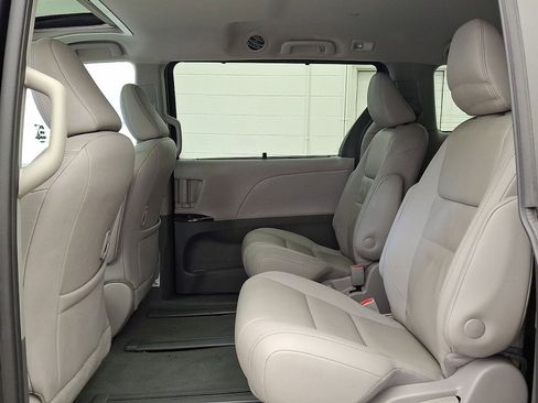 Certified 2020 Toyota Sienna XLE image 20