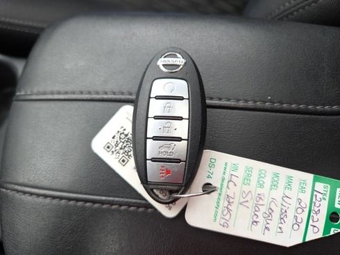 Used 2020 Nissan Rogue SV image 12