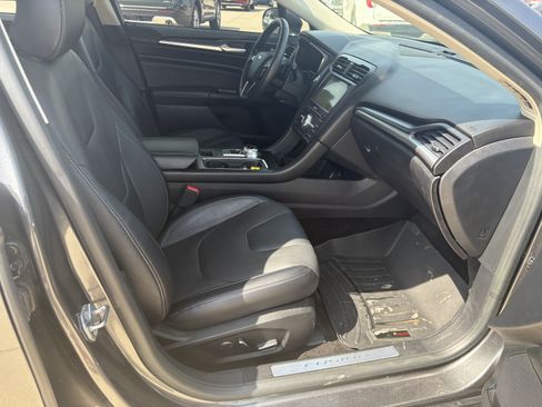 Used 2018 Ford Fusion Titanium AWD/4WD image 10