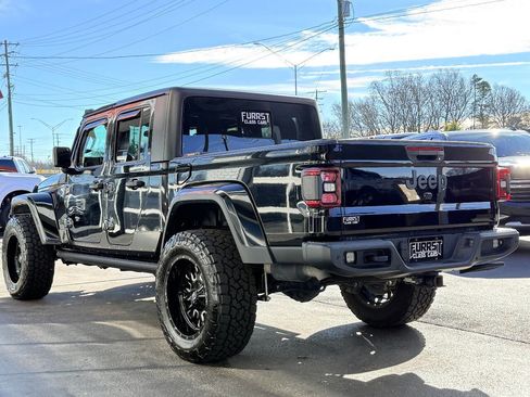 Used 2021 Jeep Gladiator Sport image 5