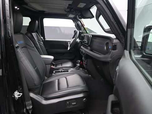 Used 2024 Jeep Wrangler Unlimited Rubicon 4xe w/ Technology Group AWD/4WD image 27