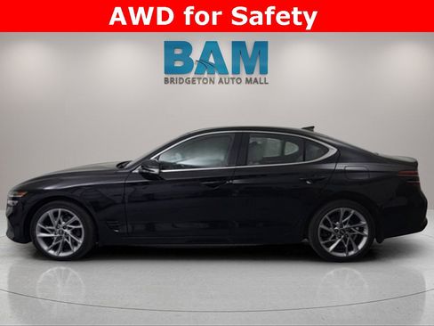 Used 2022 Genesis G70 2.0T image 3