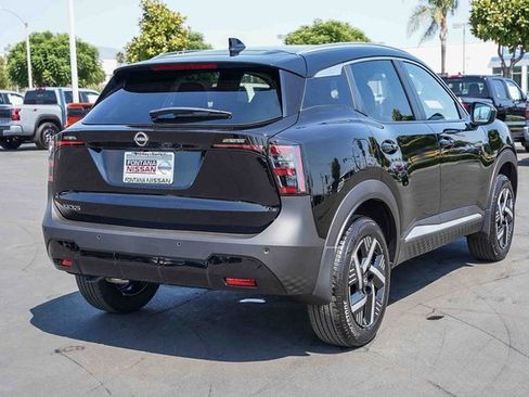 New 2026 Nissan Kicks SV image 7