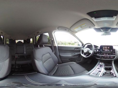 Used 2025 Nissan Pathfinder SV image 45