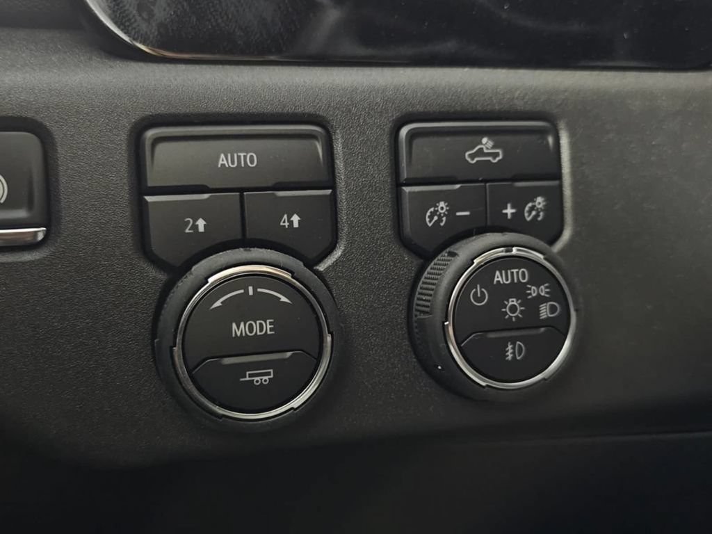 Used 2025 Chevrolet Silverado 1500 RST AWD/4WD image 34