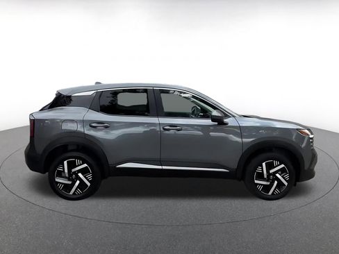 Used 2025 Nissan Kicks SV image 16