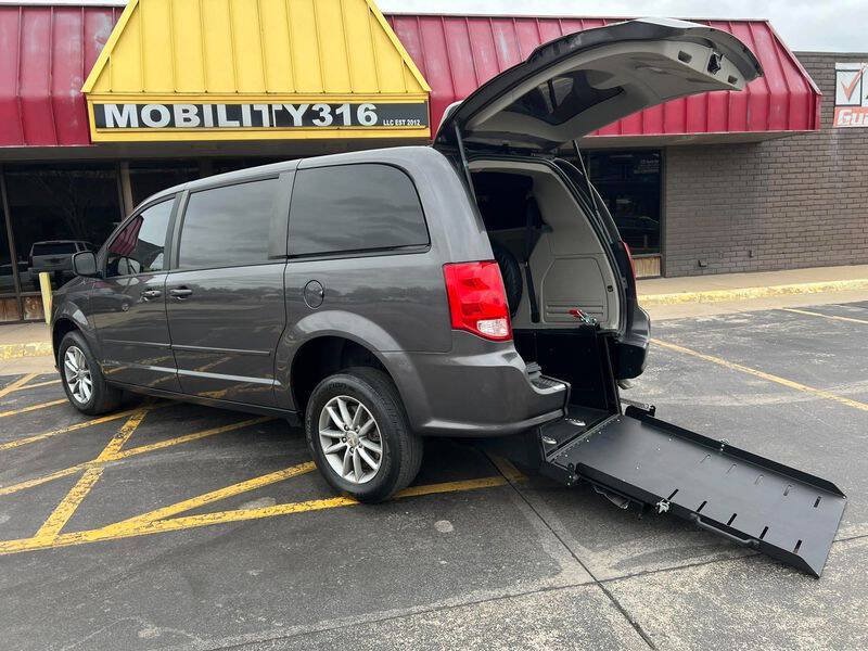 Used 2017 Dodge Grand Caravan SE FWD image 59