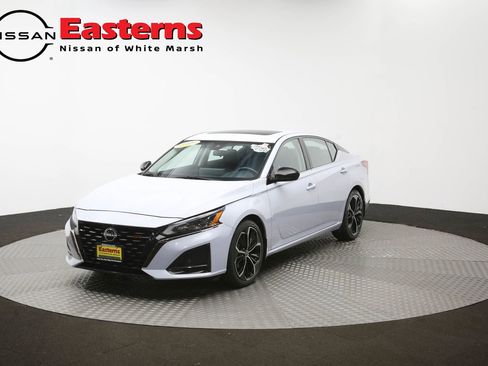 Used 2023 Nissan Altima 2.5 SR w/ SR Premium Package FWD image 55