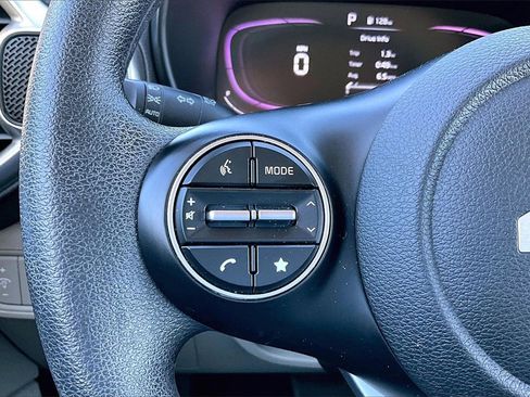 Used 2023 Kia Soul LX image 16