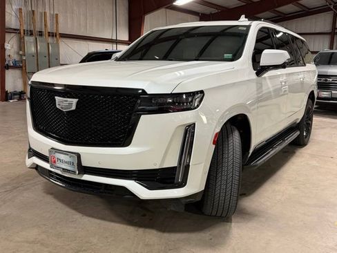 Used 2022 Cadillac Escalade ESV Sport w/ LPO, ONYX Package AWD/4WD image 3
