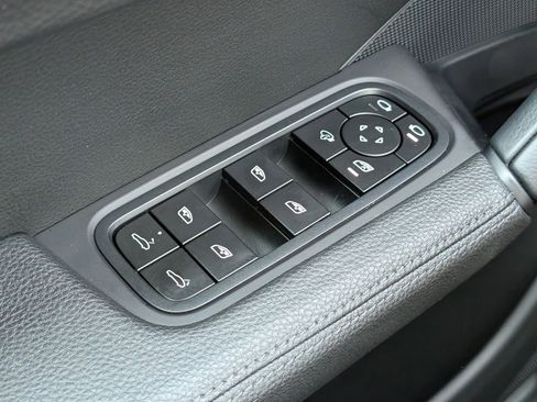 Certified 2025 Porsche Cayenne image 26