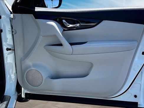 Certified 2019 Nissan Rogue Sport SV w/ Technology Package FWD image 27