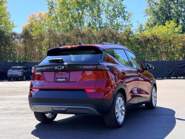 Used 2023 Chevrolet Bolt EUV LT w/ Comfort Package FWD image 5