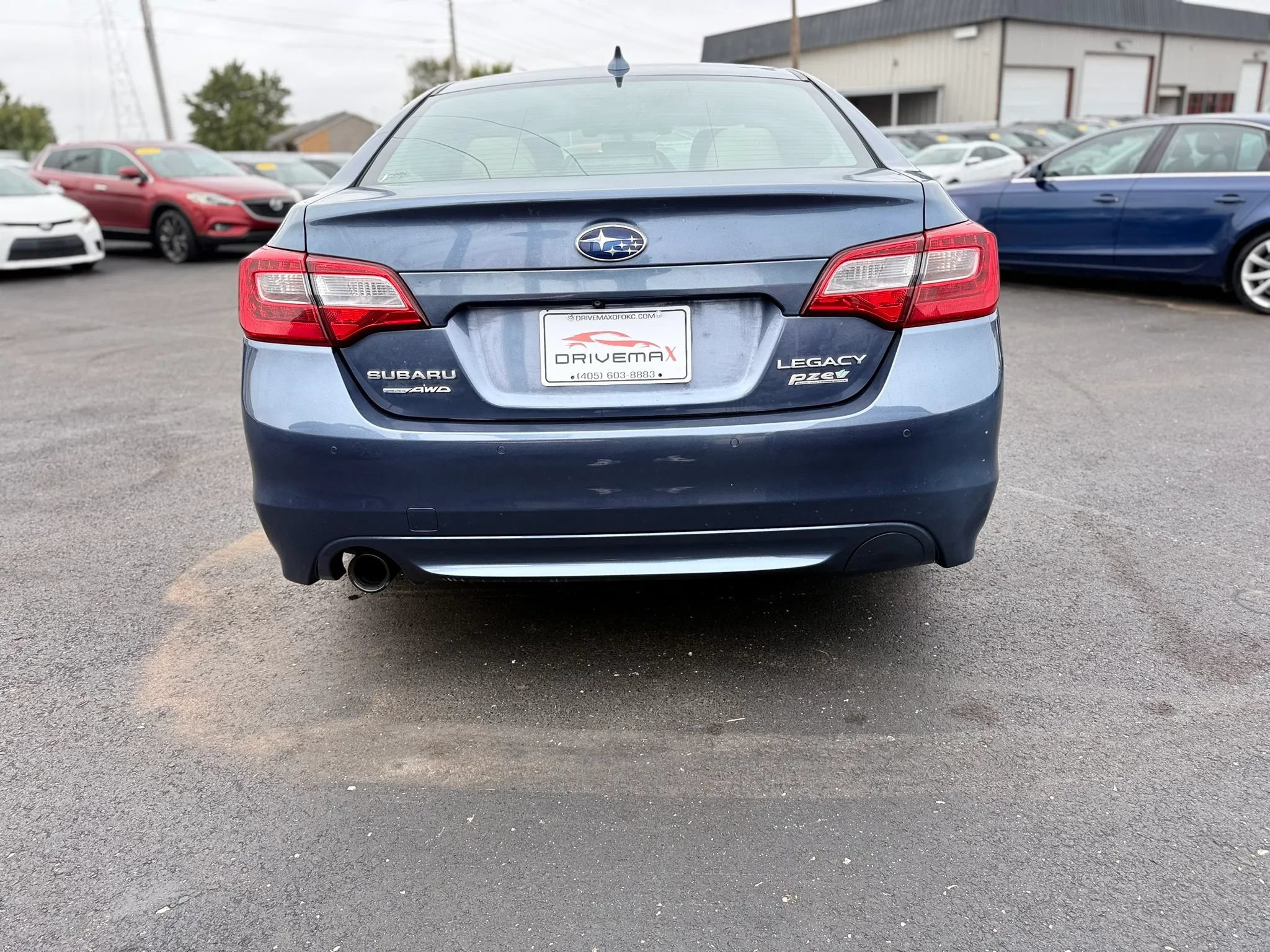 Used 2017 Subaru Legacy 2.5i Limited AWD/4WD image 4