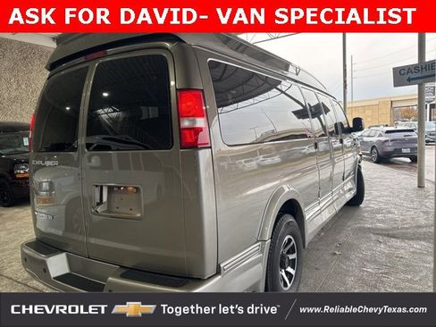 Used 2018 Chevrolet Express 2500 Work Van w/ Enhanced Convenience Package image 8