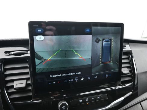 Used 2023 Ford Transit 350 XLT image 19