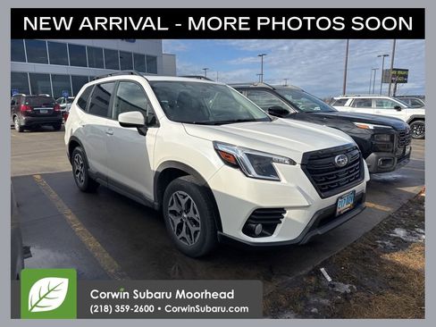Used 2023 Subaru Forester Premium image 1