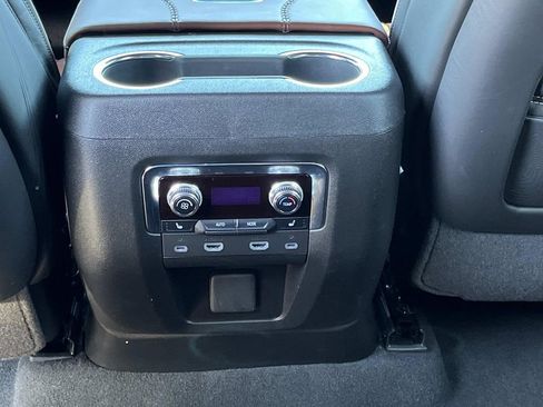 Used 2024 GMC Yukon XL Denali Ultimate image 18