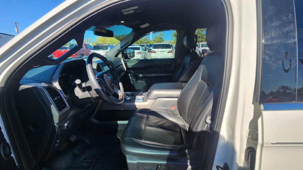 Used 2020 Ford Expedition Max XLT w/ Equipment Group 201A RWD image 11