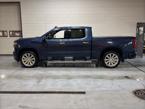 Used 2019 Chevrolet Silverado 1500 High Country w/ Technology Package image 2