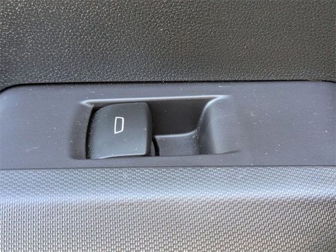 Used 2023 Chevrolet Colorado Z71 w/ Z71 Convenience Package 2 image 30