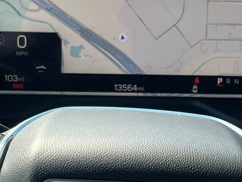 Used 2025 GMC Acadia Elevation image 20