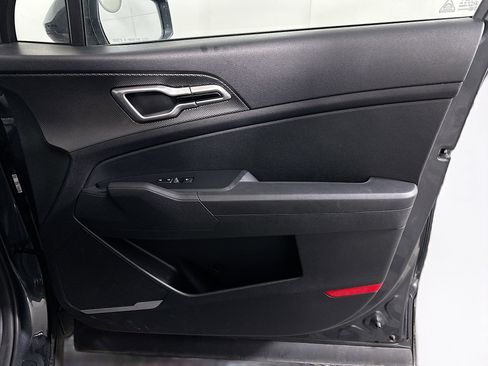 Used 2024 Kia Sportage LX image 32