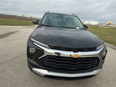 Certified 2025 Chevrolet TrailBlazer LT image 3