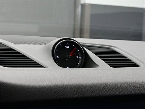 Used 2023 Porsche Cayenne S Platinum image 12