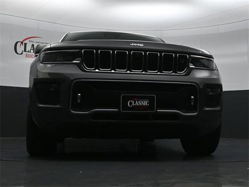 Used 2022 Jeep Grand Cherokee L Overland w/ Advanced Protech Group III image 25
