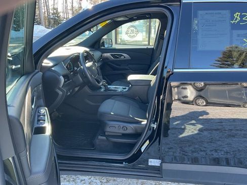 Used 2022 Chevrolet Traverse LT image 13