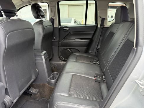 Used 2014 Jeep Compass Latitude w/ Sun/Sound Group FWD image 21