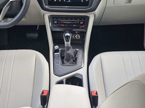 Used 2023 Volkswagen Tiguan SE FWD image 18