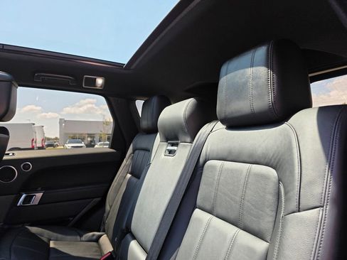 Used 2022 Land Rover Range Rover Sport SE image 17