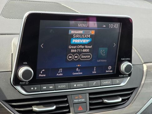 Used 2025 Nissan Altima 2.5 SV FWD image 21