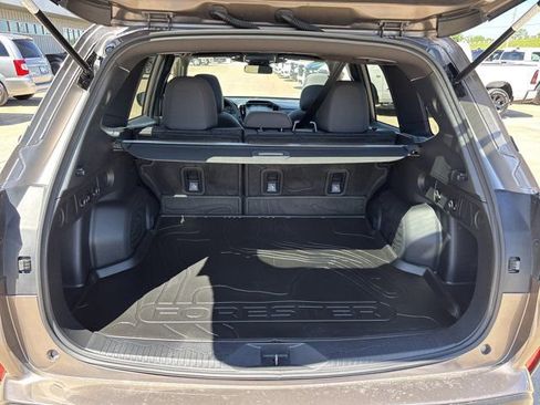 Used 2025 Subaru Forester Premium AWD/4WD image 6