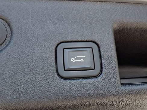 Used 2024 Chevrolet Equinox LT FWD image 28