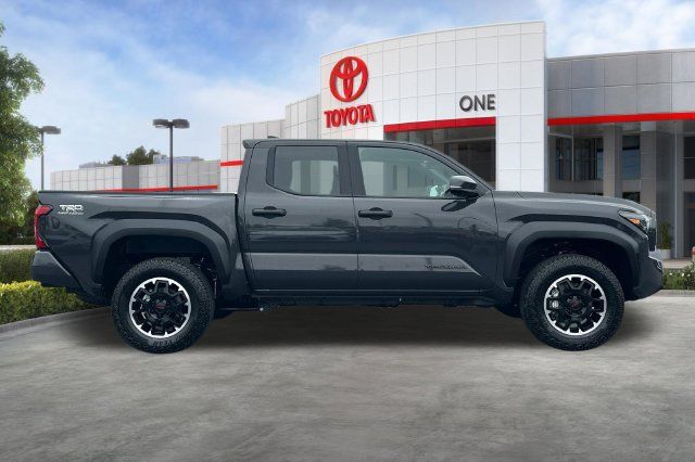 Used 2026 Toyota Tacoma TRD Off-Road w/ TRD Off Road Premium Package AWD/4WD image 3